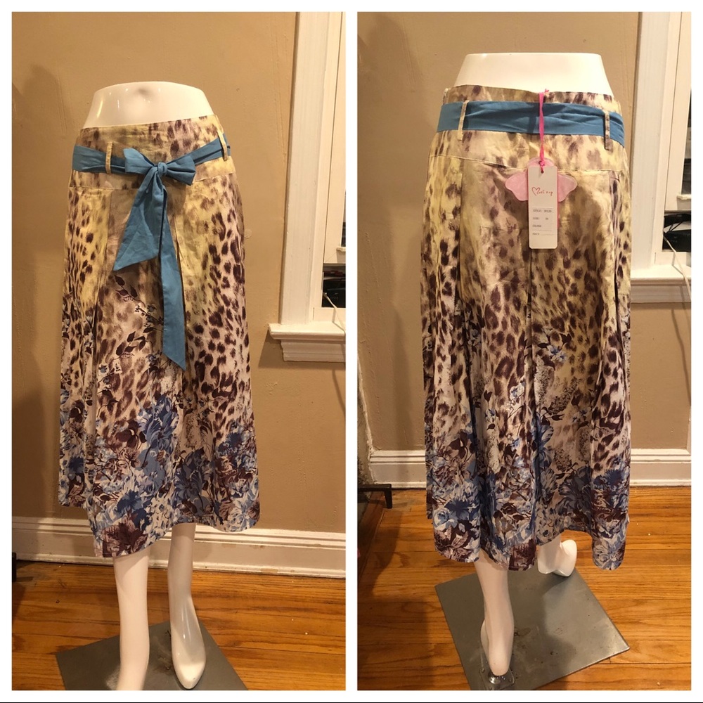 Pleated floral midi skirt